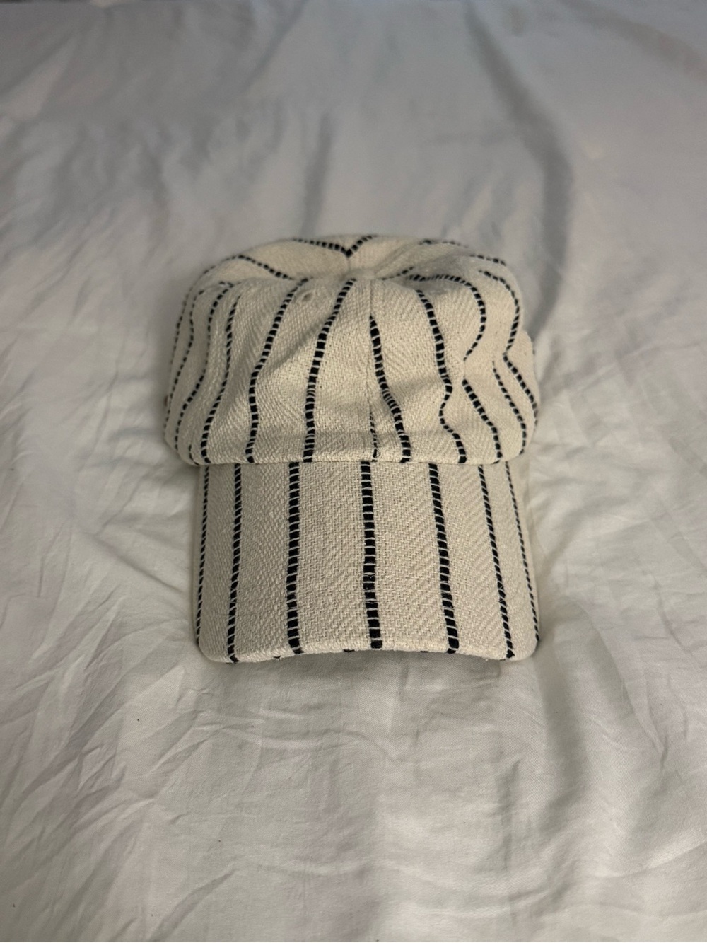 Women’s Striped Knit Cap Visor Hat - White & Black